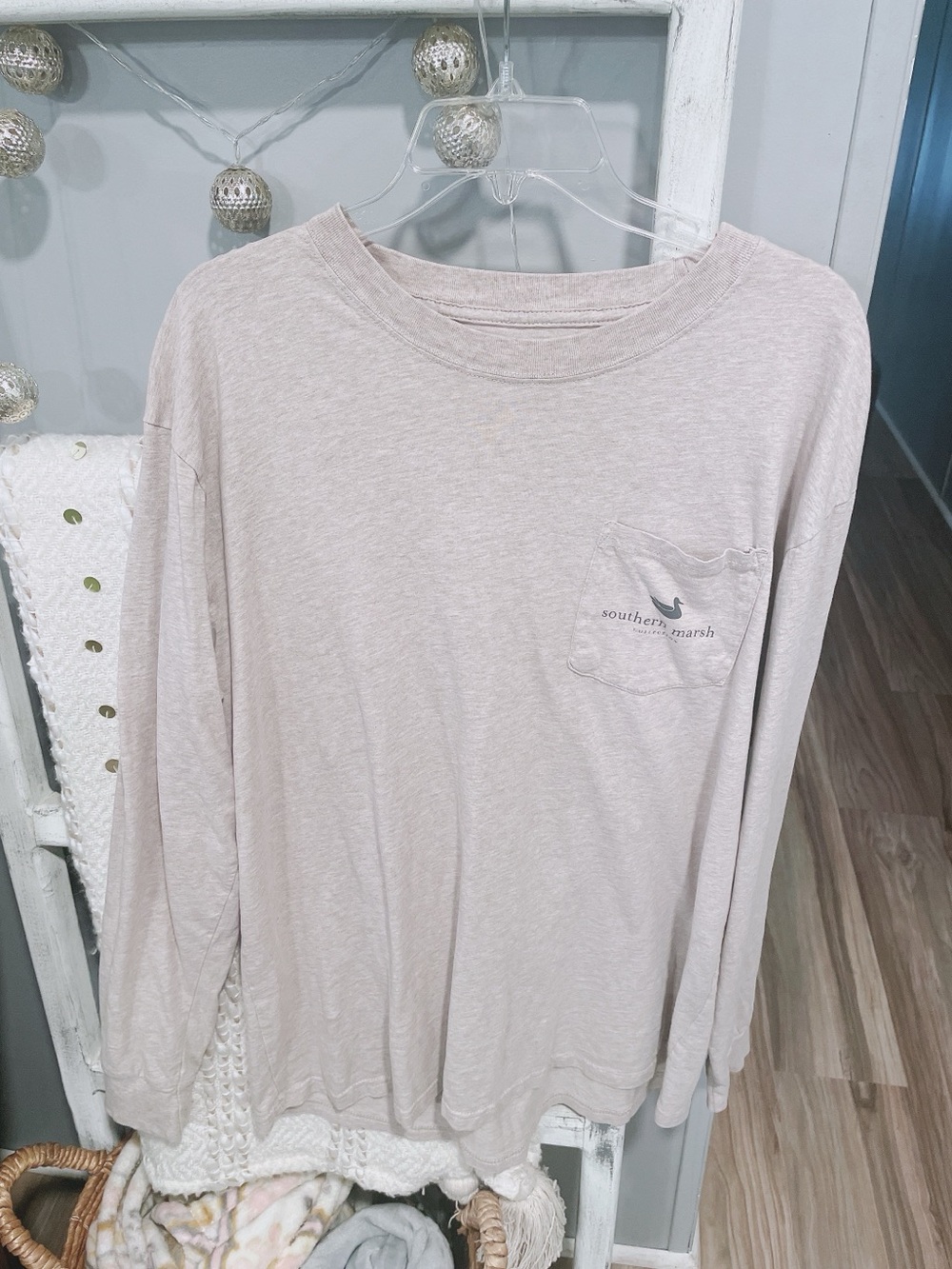 Southern Marsh Men’s Beige Long Sleeve Shirt Size Large.